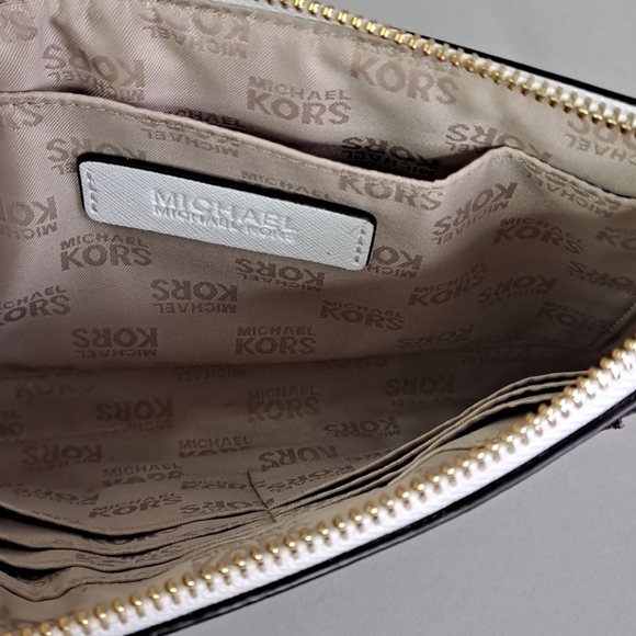 MICHAEL KORS LEATHER ILLUSTRATIONS JST LG CLUTCH - Picture 6 of 7